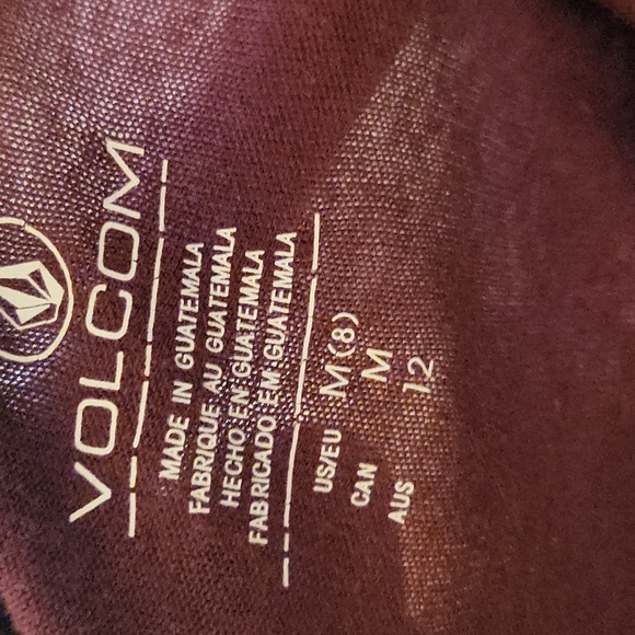 Volcom cotton top and flannel bundle - Picture 9 of 11